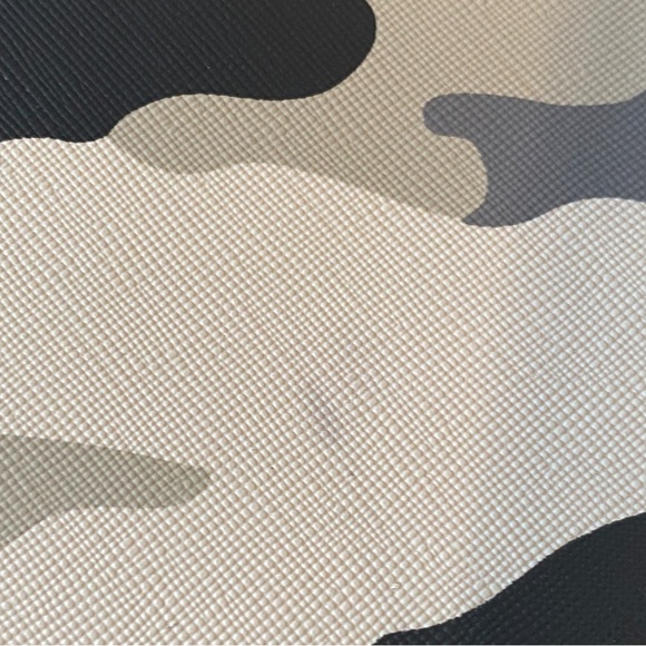 OTG On The Go Twenty Four Seven #6 Abby Camo Gray Crossbody Purse - Picture 3 of 12